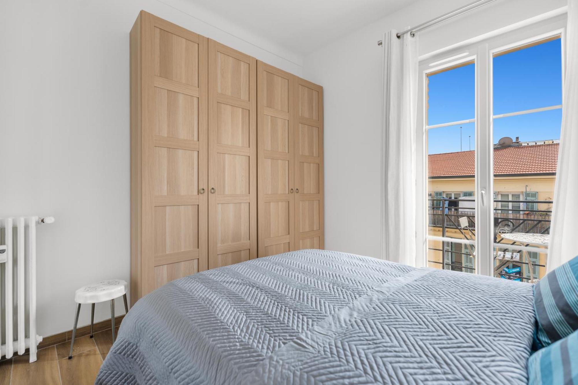 Gare Apartment